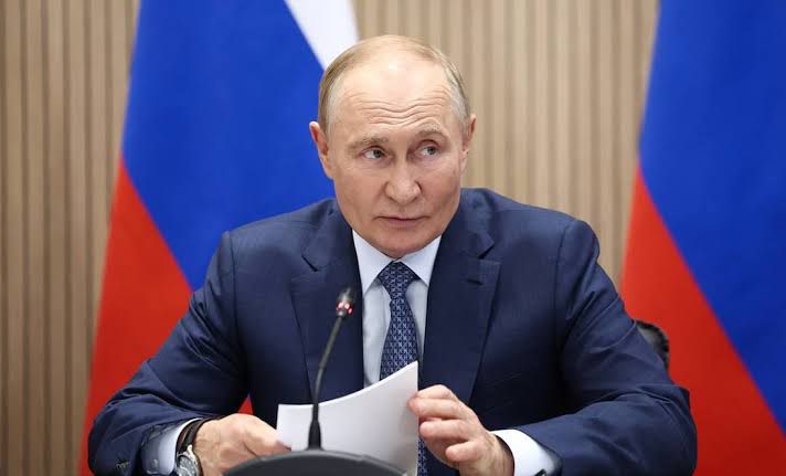 vladimir putin tercera guerra mundial bandera rusia informe