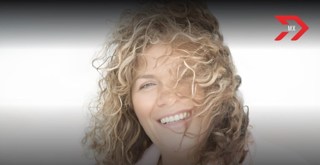 Aquí te vamos a contar cuánto dinero gana la cantante Denisse de Kalafe por 'Señora, Señora', canción predilecta del 10 de mayo.