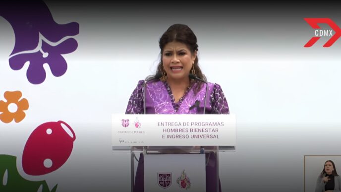 Clara Brugada anuncia nuevo apoyo económico para personas entre los 57 y 59 años