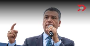 ¿Qué pasó con el senador Alex Padilla en la conferencia con Kristi Noem?