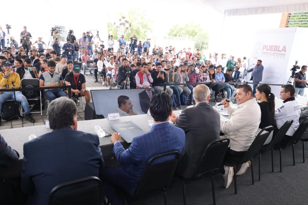 Alejandro Armenta coloca a Puebla como sede del futbol nacional infantil