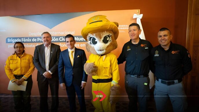 Miguel Flores reconoce a la Brigada Fénix por combate a incendios forestales en Canadá
