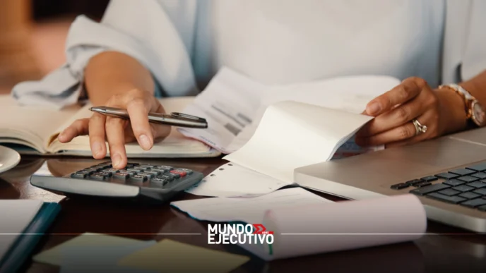 Monreal propone reforma fiscal y Sheinbaum plantea combate a 'factureros'