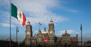 PIBT de México cae 1.21% en 2025: ¿Por qué el turismo interno se desploma?