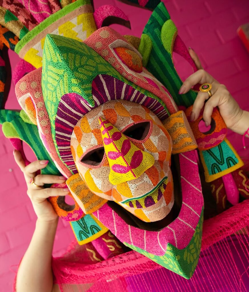 Morena Corazón lleva la cosmogonía wixárika a la joyería mexicana