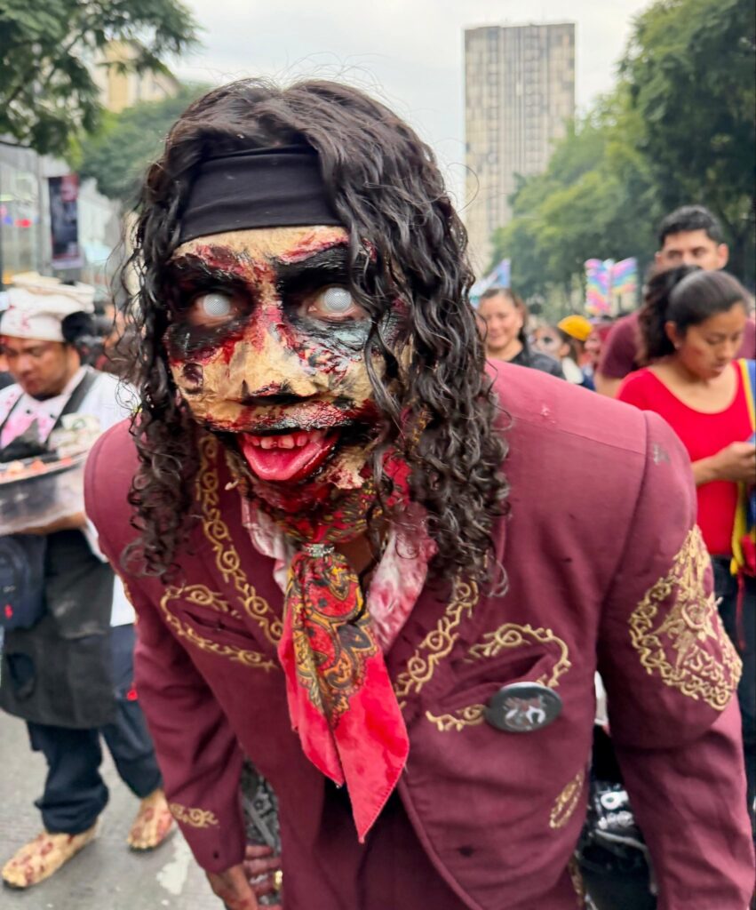 Fotos. Así se vivió el desfile de alebrijes, la marcha zombie y el Filux 2025