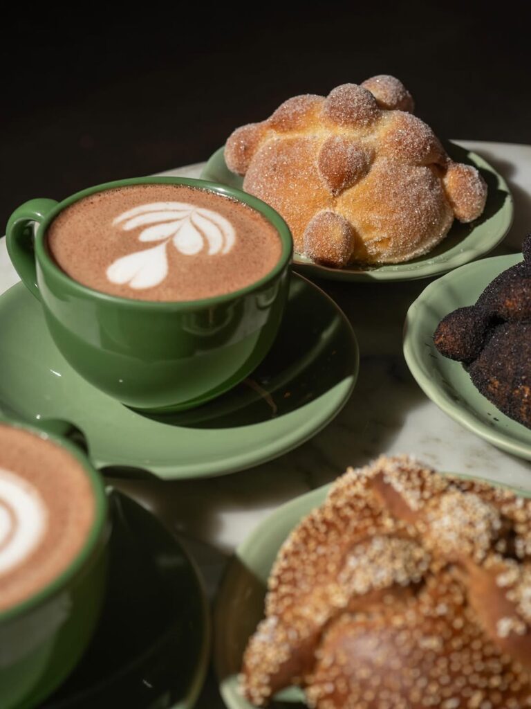 ¿Cuándo inicia la venta de pan de muerto en la panadería Rosetta?