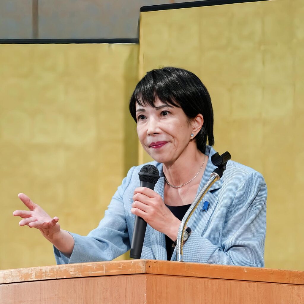 ¿Quién es Sanae Takaichi, primera mujer que gobernará Japón?
