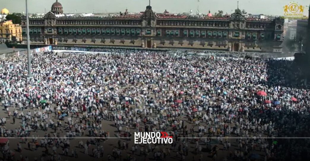 Marcha de la Generación Z reúne a miles de asistentes en el Zócalo