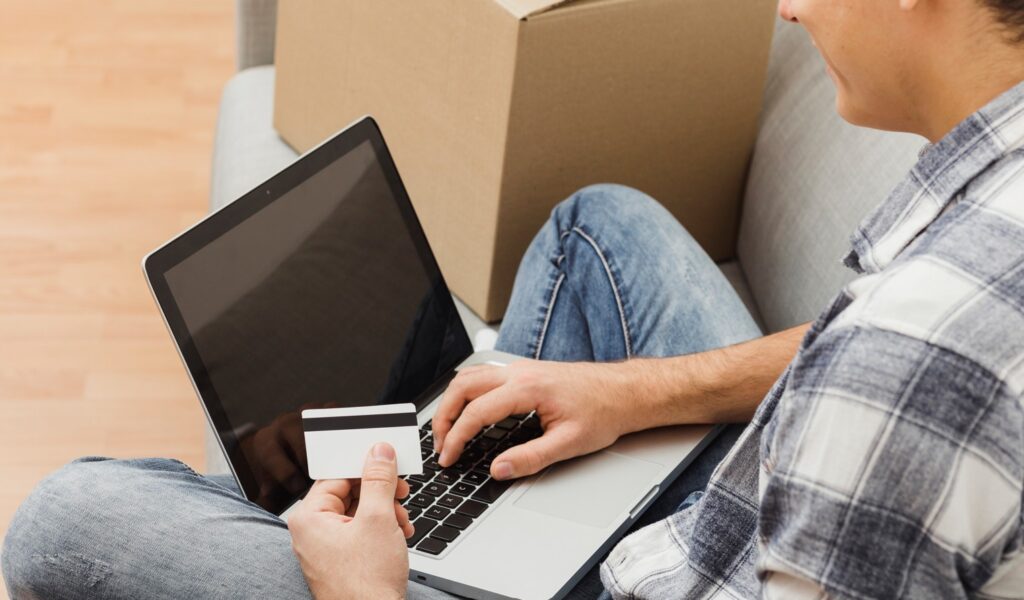 ¿Tienda en línea o física?¿Cuál es mejor?