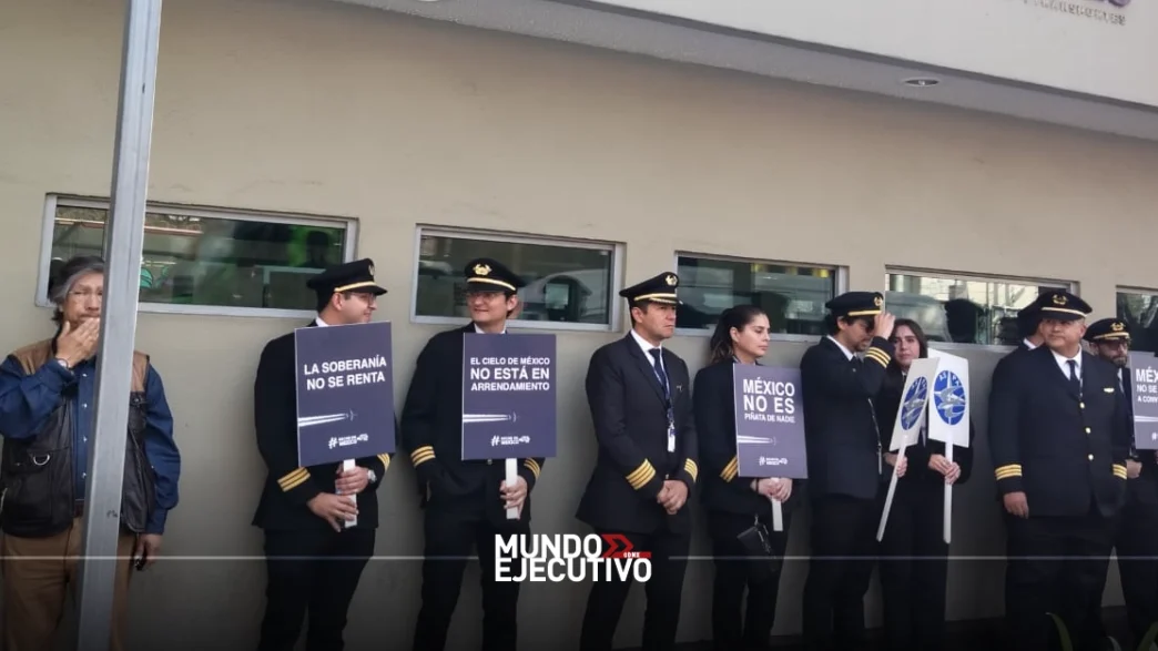 Pilotos exigen revocar a Volaris permisopara usar capitanes extranjeros en vuelos nacionales