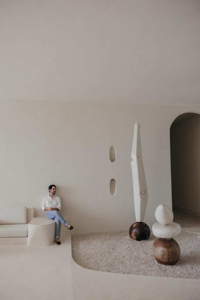 Casa Calisa: El espacio donde Diego de Romay hermana arte, arquitectura, diseño y naturaleza