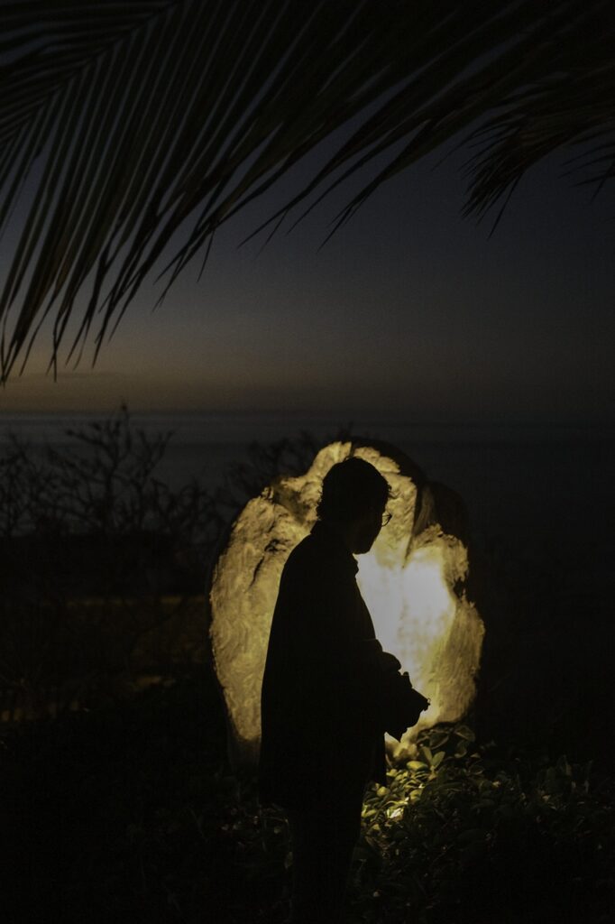 Memoria, familia y transición se reúnen en 'La Hora Azul' de Paulina Ávila