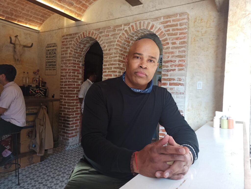 Semana del Arte 2026. Clifford Bertin pinta desde el corazón su carta de amor por México