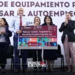 Lorena Cuéllar entrega equipamiento para impulsar el autoempleo en Tlaxcala