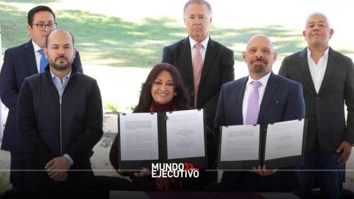 Lorena Cuéllar firma convenio ambiental con industria textil para sanear el Río Zahuapan en Tlaxcala