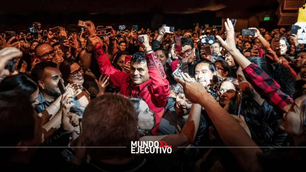 De 'Mesero' a 'Rockstar': Eduardo Limón explora lo extraño de la cotidianidad en su audiolibro