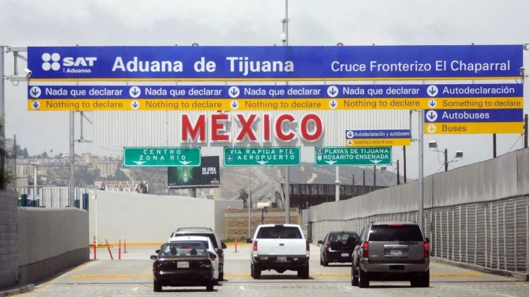 El fortalecimiento del peso redujo los ingresos aduaneros en México durante el inicio de 2026. La caída no refleja menor comercio, sino cambios en la valuación fiscal. El fenómeno plantea retos para la política fiscal del país.