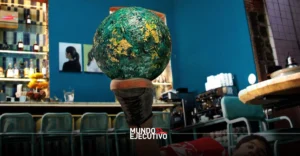 'A lot of balls': Una muestra de gastronomía, arte y futbol en Magda San Ángel