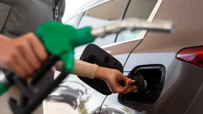 El FMI advierte que los subsidios generalizados a combustibles pueden agravar la deuda y distorsionar la economía. Propone apoyos focalizados ante el alza energética global. Las economías emergentes enfrentan mayor presión en 2026.