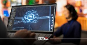 IA amenaza empleos bien remunerados: Nobel de Economía advierte impacto en la clase media