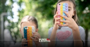 Prohibición de redes sociales a niños generaría más problemas que soluciones