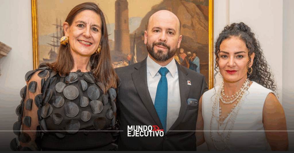 Una noche de alta costura: Juana Martín conquista la Ciudad de México con elegancia andaluza