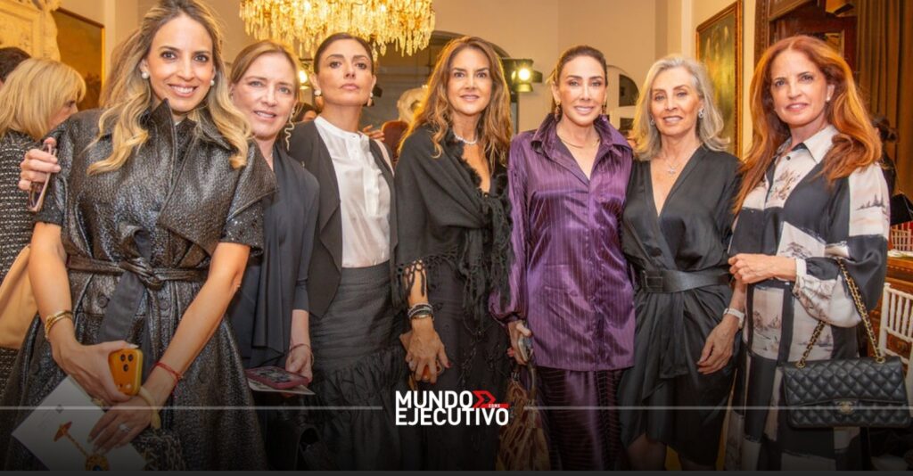 Una noche de alta costura: Juana Martín conquista la Ciudad de México con elegancia andaluza