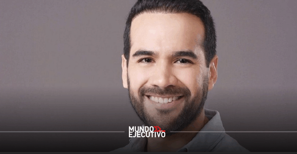 Víctor Astudillo lleva la IA a los abuelitos con recetas en libro