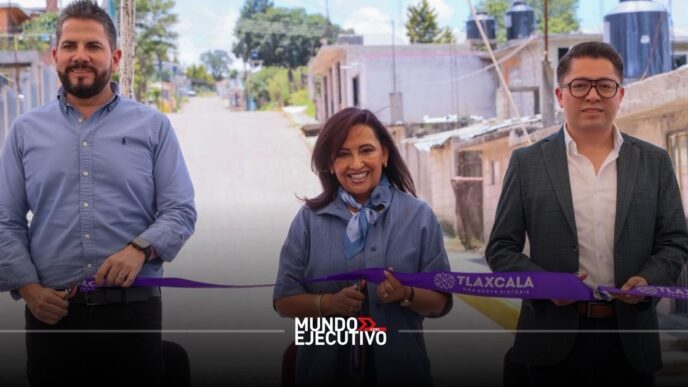 Lorena Cuéllar entrega obras de infraestructura en Xaltocan y Muñoz de Domingo Arenas
