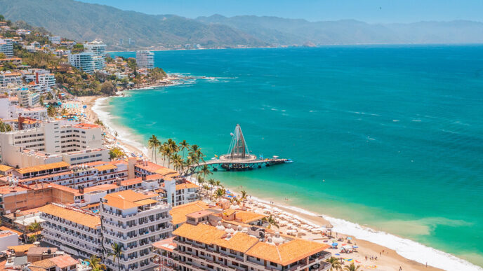 Escenario de concierto con iluminación espectacular preparado para espectáculo tributo a Luis Miguel en Puerto Vallarta