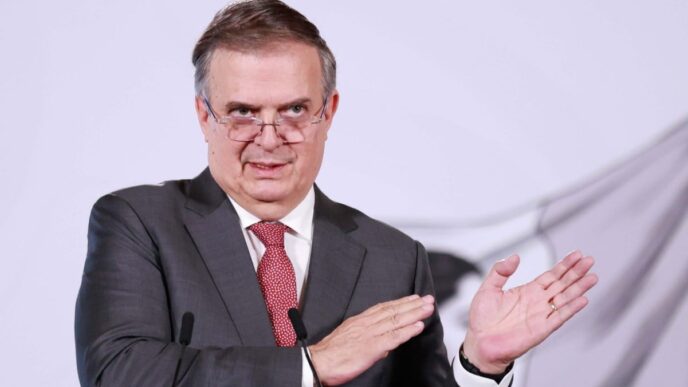 Marcelo Ebrard, secretario de Economía de México, durante declaraciones sobre la relación comercial con Estados Unidos y el T-MEC