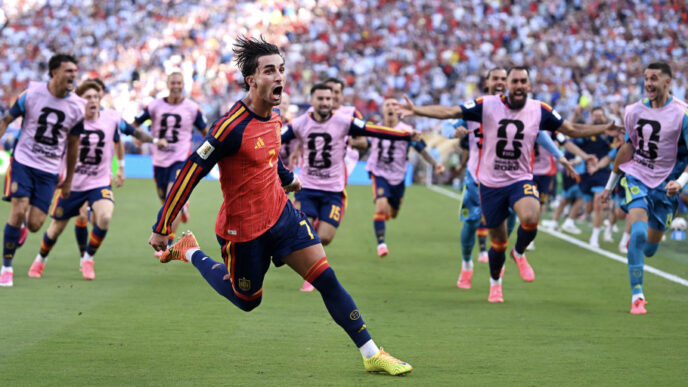 Selección española de fútbol celebrando el campeonato del Mundial 2026 tras vencer a Argentina en la final