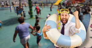 Alberca pública en un centro deportivo de la alcaldía Gustavo A. Madero donde familias disfrutan de las vacaciones de verano 2026
