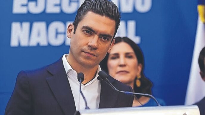 Jorge Romero, presidente nacional del PAN, durante pronunciamiento sobre el caso de Ernesto Ruffo Appel