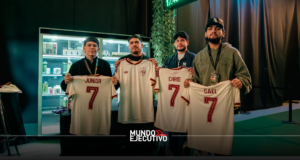 Junior H convierte Minecraft Experience en la aventura gamer del verano en CDMX