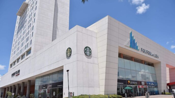 Poliforum León prepara agenda de eventos culturales y comerciales para verano 2026