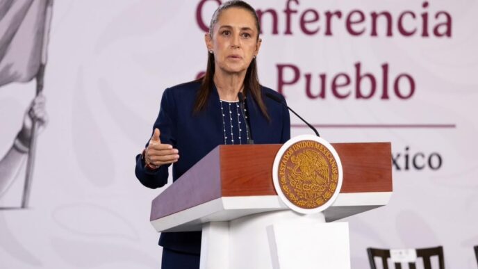 Claudia Sheinbaum durante conferencia matutina en Palacio Nacional