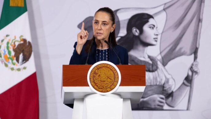 Presidenta Claudia Sheinbaum durante su conferencia matutina del 23 de julio de 2026 criticando las series que glorifican al narcotráfico