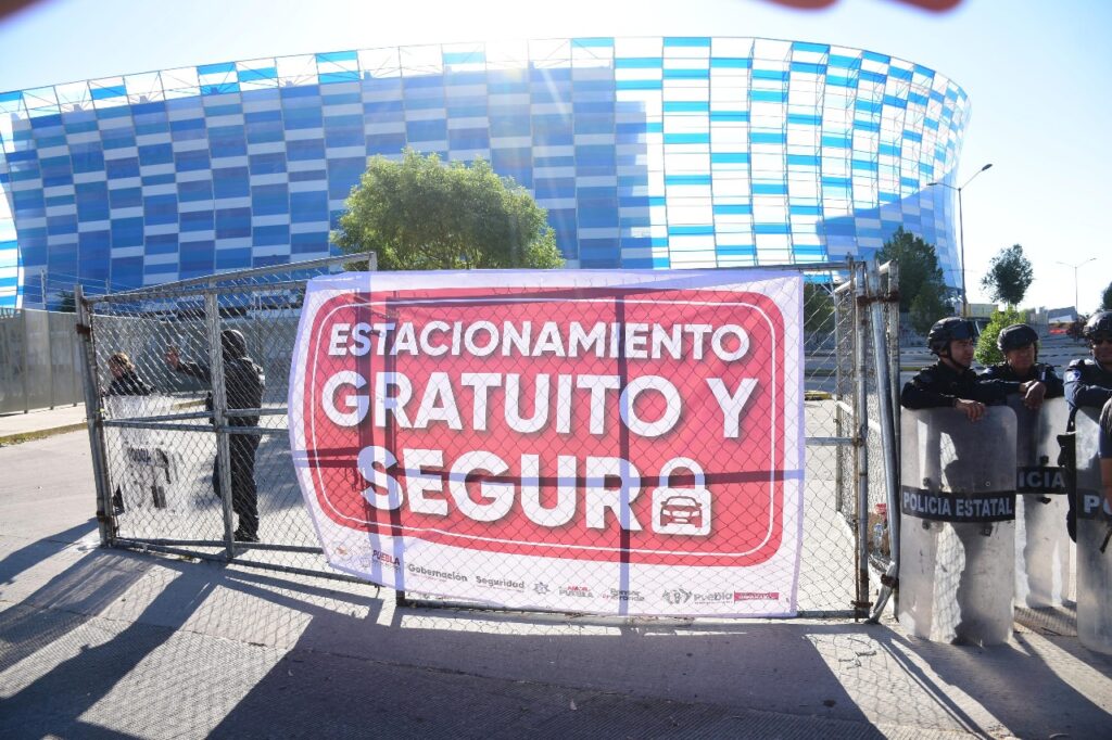 El gobierno de Puebla elimina cobros indebidos y protege a las familias en estadios