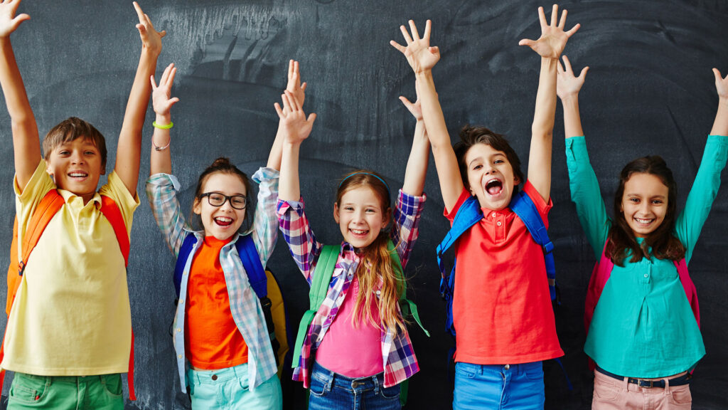 niños en la escuela